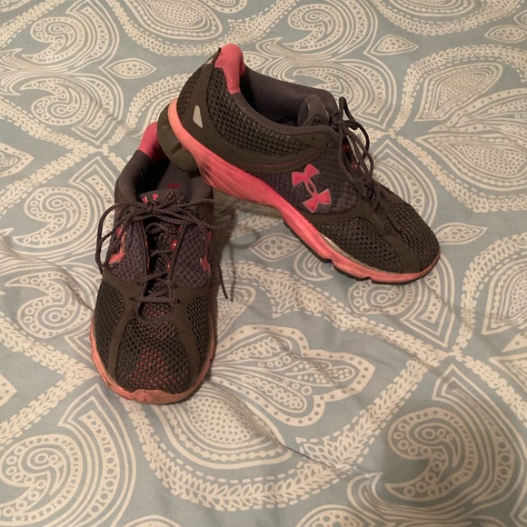Grey/Pink Under Armour Mesh Sneakers Size 10 - Picture 1 of 7